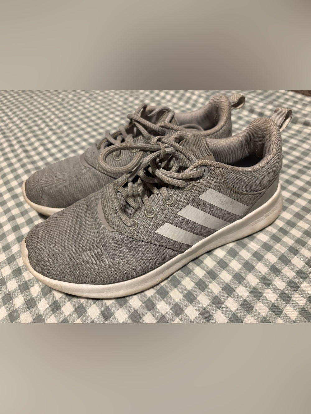 Adidas women’s Cloudfoam Running Shoe - Gray